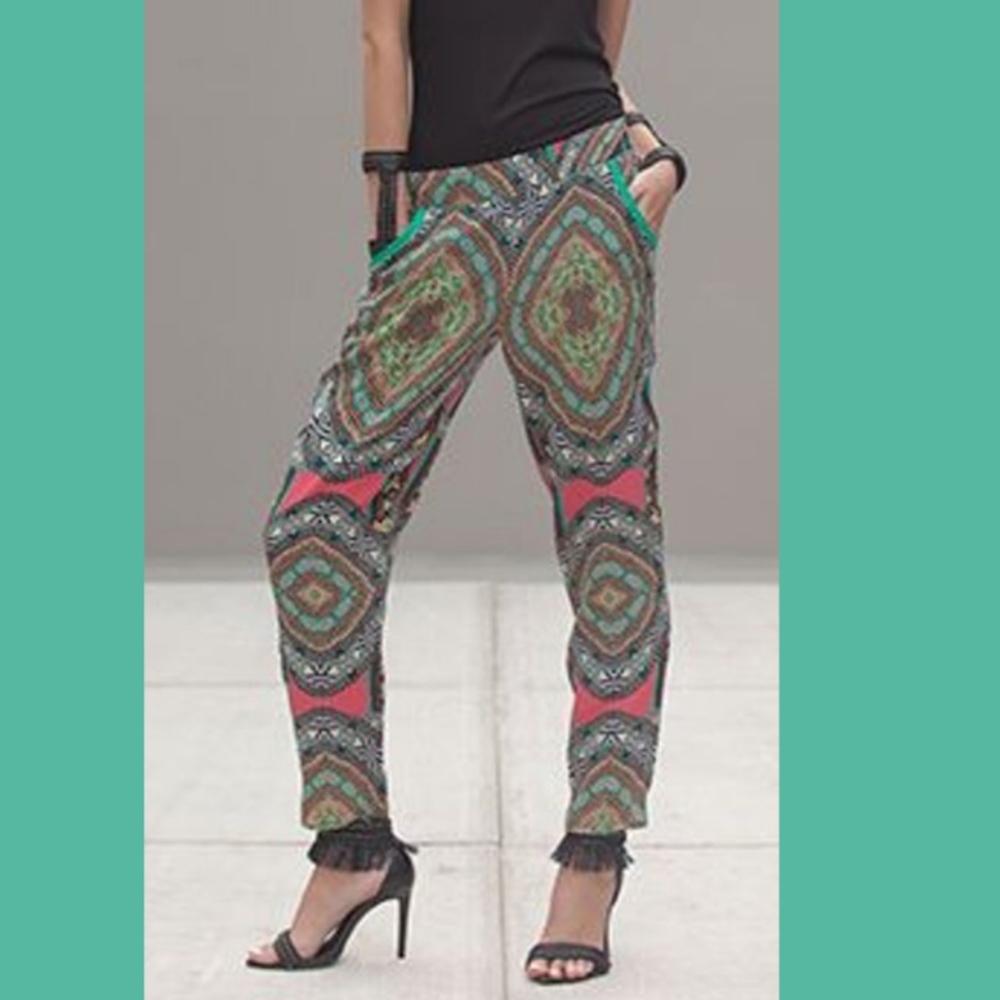 NWT! Alexis Carlo Tapered Pants‎ in Color Blocks [SZ XS ]